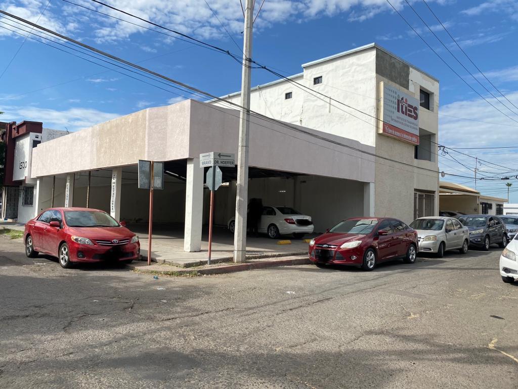 Edificio Comercial, 325 m&sup2; de Espacio de Oficinas y Salas de Juntas. Equipado.
