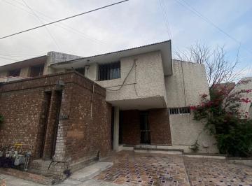 Casa de 2 habitaciones, Monterrey · Townhouse en Renta, Cumbres Condocasas, Zona Cumbres, Monterrey