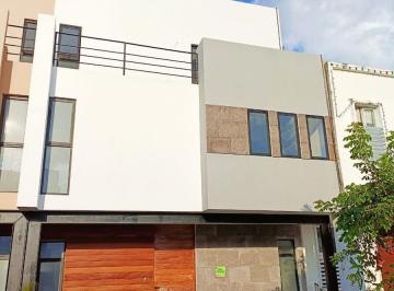 Casa · 165m² · 3 Recámaras · 2 Estacionamientos · Casa en Venta en Arbolada Residencial