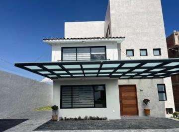 Casa en condominio · 327m² · 3 Recámaras · 4 Estacionamientos · Casa, Residencia de Lujo Desde 327 m² de Construcción en Zona de Alta Plusvalía de Metepec