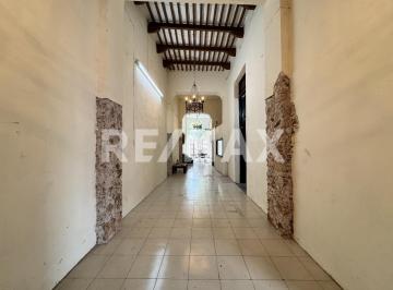 Casa · 430m² · 3 Recámaras · 3 Estacionamientos · Casa en Venta con Facilidades de Pago en Calle 50 en El Centro de Mérida Yucatán - (4)