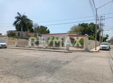 Casa · 339m² · 5 Recámaras · 6 Estacionamientos · Venta Casa en Esquina Una Planta, 3 Recs. Col. Garcia Ginerés en Mérida, Yuc. - (4)