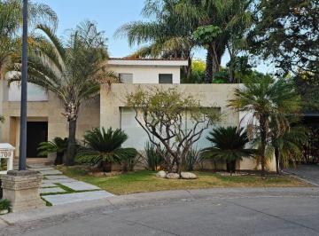 Casa en condominio · 412m² · 3 Recámaras · 3 Estacionamientos · Venta de Residencia en Fraccionamiento Club de Golf La Vista, Angelopolis Puebla