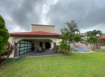 Casa de 3 habitaciones, Coatzacoalcos · Rento Casa Amueblada de 3 Recmaras con Alberca en Fracc Privado