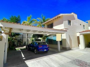 Casa de 4 habitaciones, Aguascalientes · Casa en Venta en Aguascalientes en La Querencia 302 en Esquina Super Amplia
