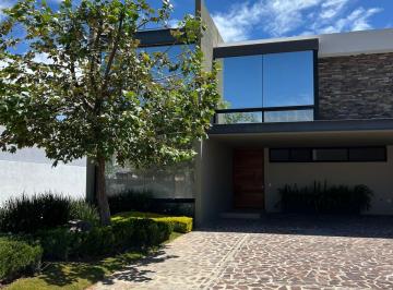 Casa de 4 habitaciones, León · Casa en Venta en El Bosque Country Club