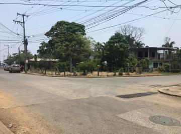 Terreno / Lote , Fortín · Esquina en El Pueblo de Las Flores. Oxxo, Farmacias, 7/24