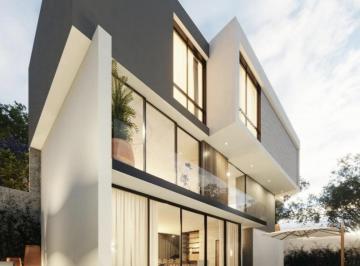 Casa · 637m² · 4 Recámaras · 4 Estacionamientos · Estrena en Club de Golf con Alberca y Cine