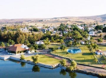 Casa en condominio de 6 habitaciones, Tlajomulco de Zúñiga · Casa en Venta en Tres Reyes de Cajititlan, Fraccionamiento Residencial