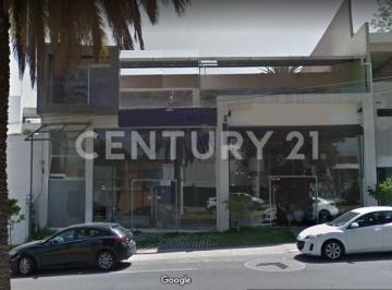 Oficina · 528m² · 20 Estacionamientos · Local en Primer Piso con Elevador Para Proyecto Médico en La Paz Puebla
