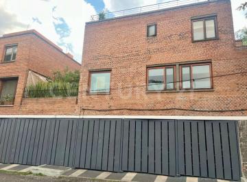 Casa en condominio · 452m² · 3 Recámaras · 4 Estacionamientos · Casa en Condominio en Venta en Las Flores