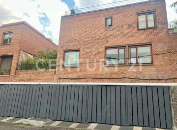 Departamento · 452m² · 3 Recámaras · 4 Estacionamientos · Casa en Condominio en Venta en Las Flores
