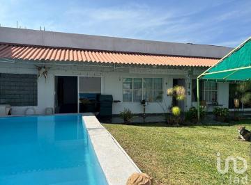 Casa · 165m² · 4 Recámaras · 2 Estacionamientos · Casa en Venta, un Nivel, en Ahuatepec, Cuernavaca