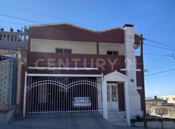 Casa · 206m² · 6 Recámaras · 2 Estacionamientos · Casa en Venta en Colonia Cerro de La Cruz, Chihuahua Chih.