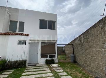 Casa · 90m² · 3 Recámaras · 2 Estacionamientos · Casa en Renta - Hacienda El Palmar - Cuatlancingo, Puebla