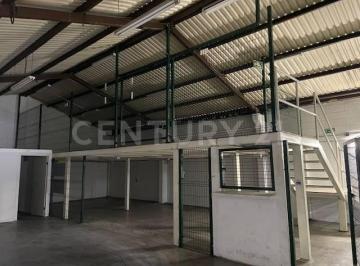 Bodega comercial · 410m² · 3 Estacionamientos · Bodega en Renta en Col. Residencial Española en Monterrey