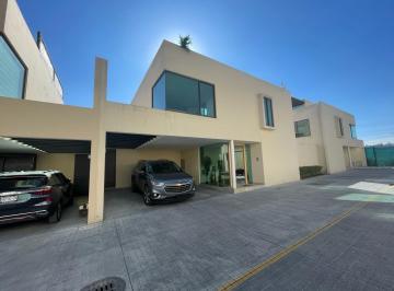 Casa en condominio · 211m² · 3 Recámaras · 2 Estacionamientos · PH - Santa Ana Tlapaltitlan
