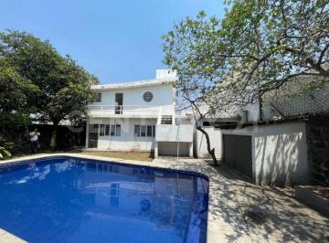 Casa · 450m² · 4 Recámaras · 2 Estacionamientos · Casa en Venta en Jiutepec, Morelos