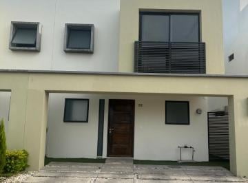 Casa de 3 habitaciones, Tlajomulco de Zúñiga · Se Renta Excelente Casa en Fraccionamiento Adamar