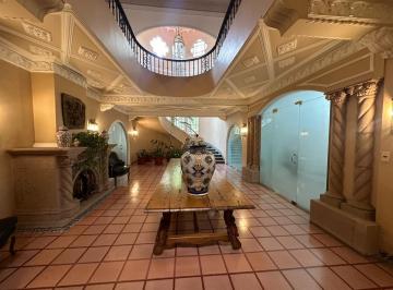 Casa · 1300m² · 10 Recámaras · 20 Estacionamientos · Casa en Venta en Polanco