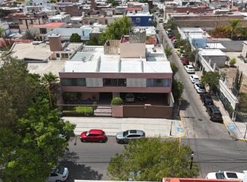 Casa · 847m² · 5 Recámaras · 6 Estacionamientos · Venta Casa en Vazquez del Mercado Al Centro Bi