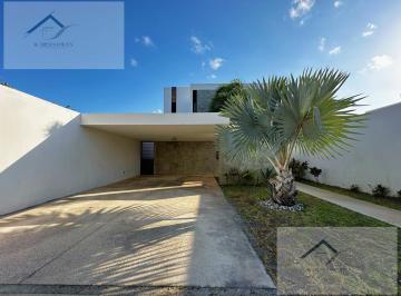 Casa · 330m² · 3 Recámaras · 4 Estacionamientos · Casa en Conkal