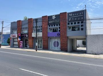 Local comercial · 32m² · 2 Estacionamientos · Local - Llano Grande