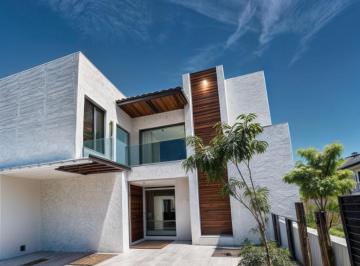 Casa de 3 habitaciones, Querétaro · Casa en Venta en Valle de Juriquilla, Sótano, 3 Recamaras, 3 Baños, 3 Autos