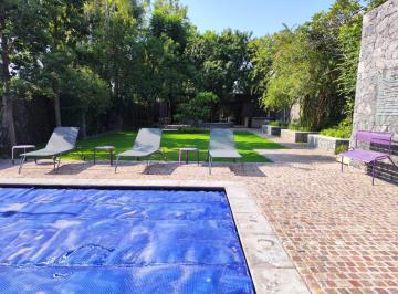 Casa · 731m² · 3 Recámaras · 4 Estacionamientos · Casa en Venta en Exclusiva Privada