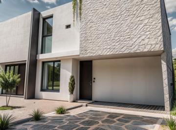 Casa de 3 habitaciones, El Marqués · Casa en Venta en Viu Panorama, Zona El Mirador, 3 Recamaras, Equipada, Lujo