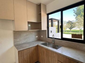 Casa de 4 habitaciones, Zapopan · Casa Nueva Frente a Parque en Girasoles Acueducto