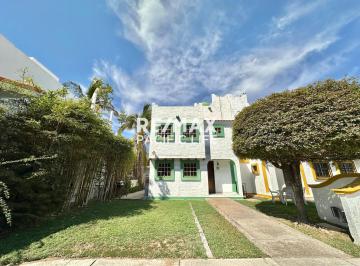 Casa · 180m² · 3 Recámaras · 2 Estacionamientos · Casa en Venta en Quintas del Mar - (4)