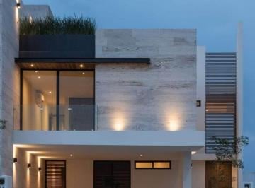 Casa · 270m² · 2 Estacionamientos · Casa en Preventa en Circuito Estrella
