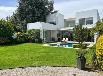 Casa · 500m² · 4 Recámaras · 2 Estacionamientos · Casa en Fraccionamiento Real de Tetela