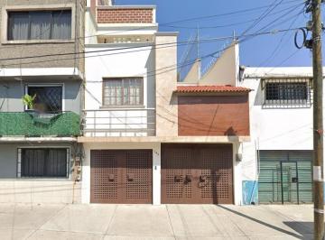 Casa de 3 habitaciones, Venustiano Carranza · Casa en Venta en Venustiano Carranza