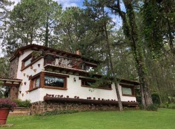 Casa en condominio · 950m² · 5 Recámaras · 8 Estacionamientos · En Venta Cabaña / Hacienda San Francisco Tapalpa