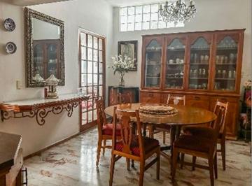 Casa de 4 habitaciones, Cuauhtémoc · ¡Vivir en Condesa Es Otra Cosa! Casa en Venta con Uso de Suelo Habitacional Y/o Restaurante.
