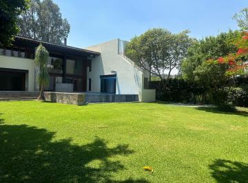 Casa · 947m² · 3 Recámaras · 2 Estacionamientos · Casa en Los Volcanes