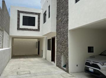Casa · 3 Recámaras · 1 Estacionamiento · Casa en Venta (Casa 3) en Belisario Domínguez Col. Guadapule Mainero, Tampico, Tam.
