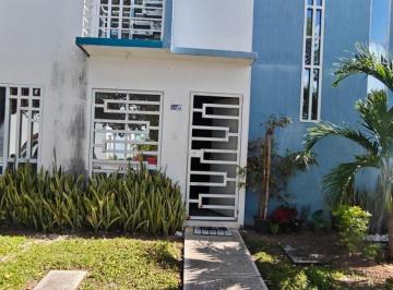 Casa · 70m² · 2 Recámaras · 1 Estacionamiento · Venta de Casa de Dos Habitaciones, Vista Real II, Cancún, Q. Roo