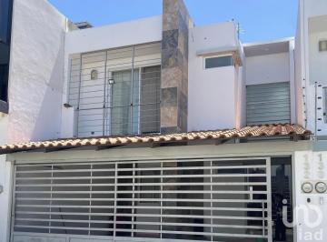 Casa · 181m² · 3 Recámaras · 2 Estacionamientos · Casa en Venta Villanaty Aguasalientes