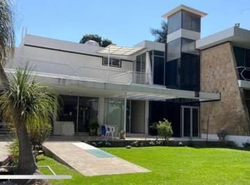 Casa de 4 habitaciones, Zapopan · Preciosa Casota Colinas de San Javier 3,355 m² Remodelar o Proyecto Nuevo