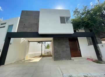 Casa de 3 habitaciones, Santiago · Casa en Venta en Santiago Cumbres de Santiago 3 Recamaras