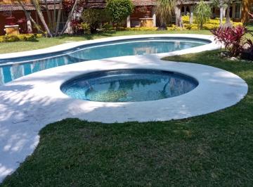 Casa en condominio de 3 habitaciones, Emiliano Zapata · Casa con Alberca en Fraccionamiento