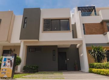 Casa · 130m² · 3 Recámaras · 1 Estacionamiento · Casa en Venta en Fracc Cumbres Residencial