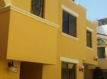 Casa en condominio de 3 habitaciones, Zapopan · Casa en Coto Pequeño en Jardines Universidad con Conserje y Portón Cerrado