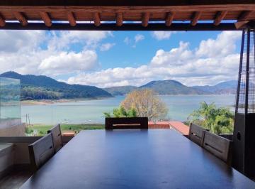 Casa · 450m² · 5 Recámaras · 2 Estacionamientos · Casa con Acceso Al Lago de Valle de Bravo