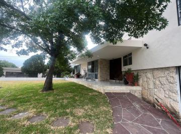 Casa · 430m² · 4 Recámaras · 6 Estacionamientos · Casa en Venta en Contry