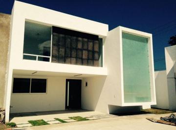 Casa · 177m² · 3 Recámaras · 2 Estacionamientos · Casa en La Magdalena en Residencial Nuvo