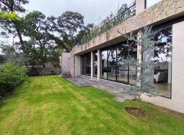 Casa en condominio · 317m² · 4 Recámaras · 2 Estacionamientos · Casa Nueva con Vista Al Lago en Avándaro